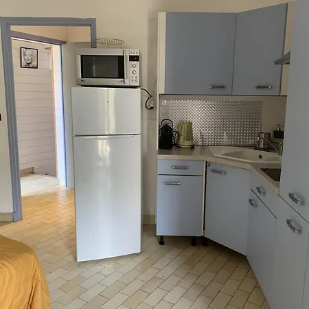 Studio Climatise A Hyeres, Proche Plage Et Port, Avec Terrasse Et Wifi - Fr-1-335-196 Apartment *